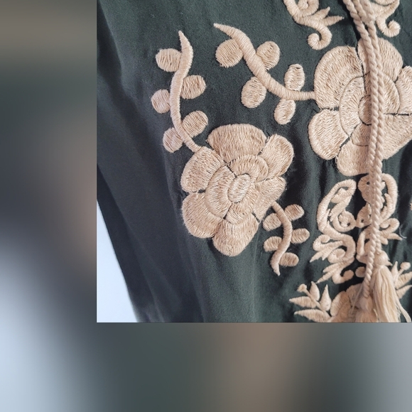 C/C CHIC CONNECTION Embroidered Beach cover-up or sundress M - Picture 3 of 6